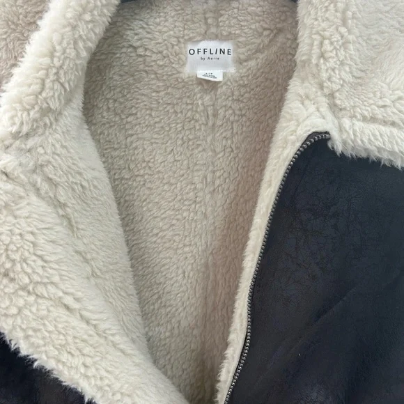 NWOT OFFLINE by Aerie Women’s Faux Leather Brown Sherpa Zip Vest Size S - Picture 2 of 3